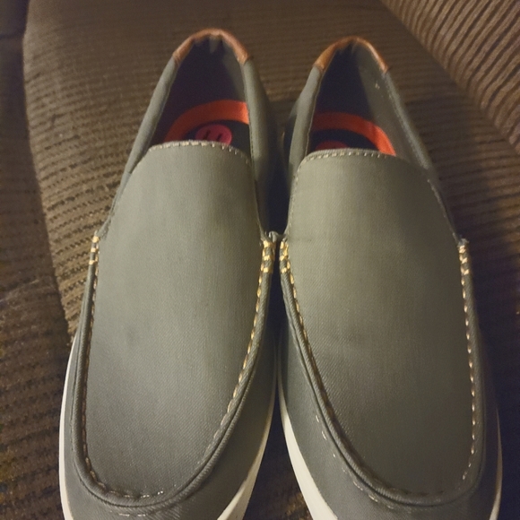 Levi's Slip On Canvas Men Shoes Size 11. (NEW)